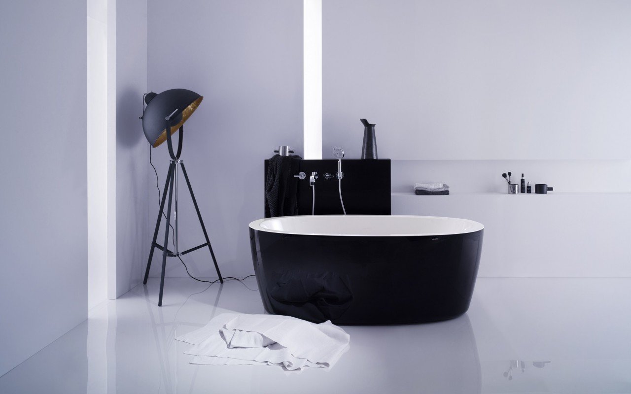 Черно-белая ванна в стиле минимализм фото Purescape-174-A-Black
