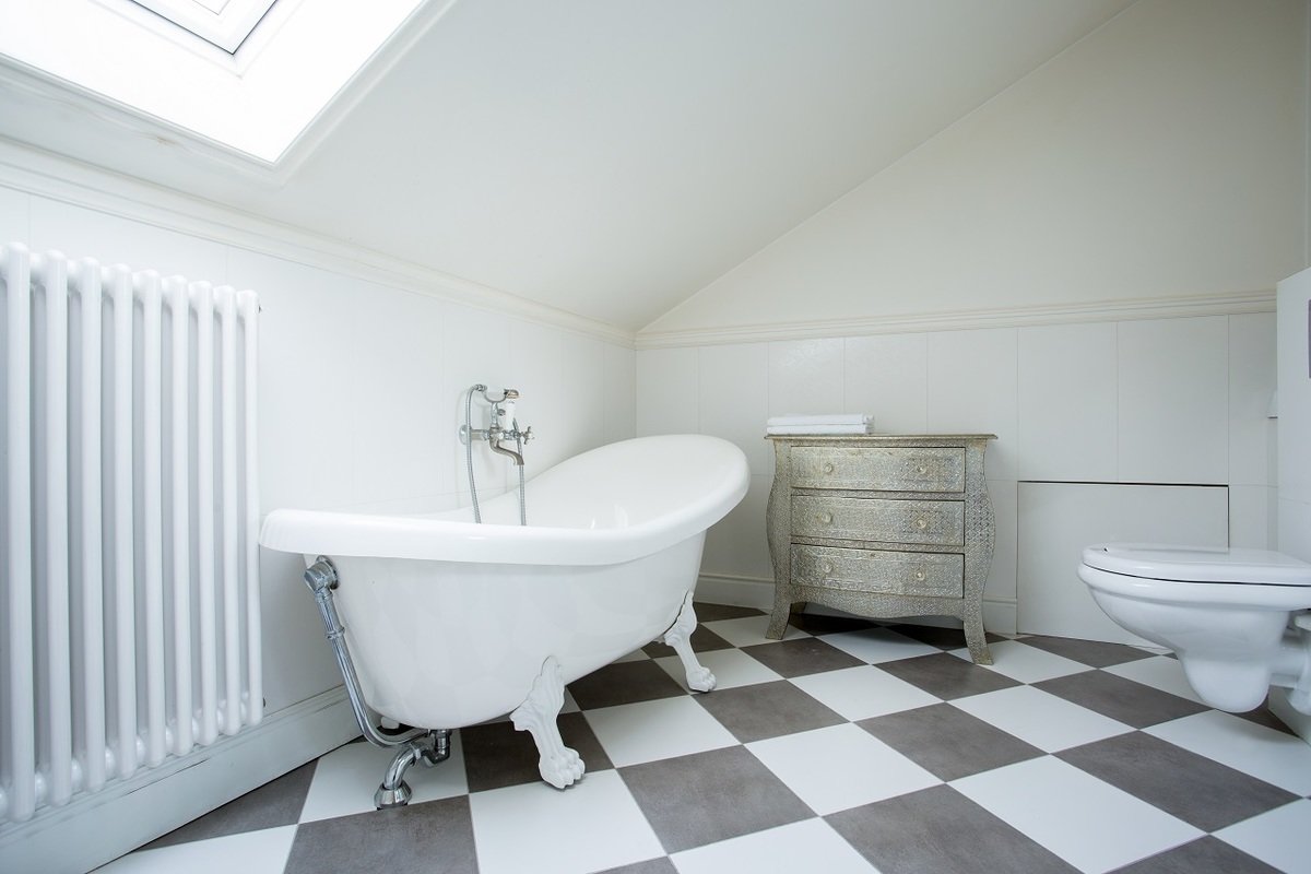 Ванная комната на мансарде дизайн 263163890